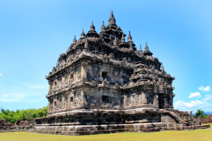 Candi Plaosan dibangun oleh Raja keenam Kerajaan Mataram Kuno, Rakai Pikatan