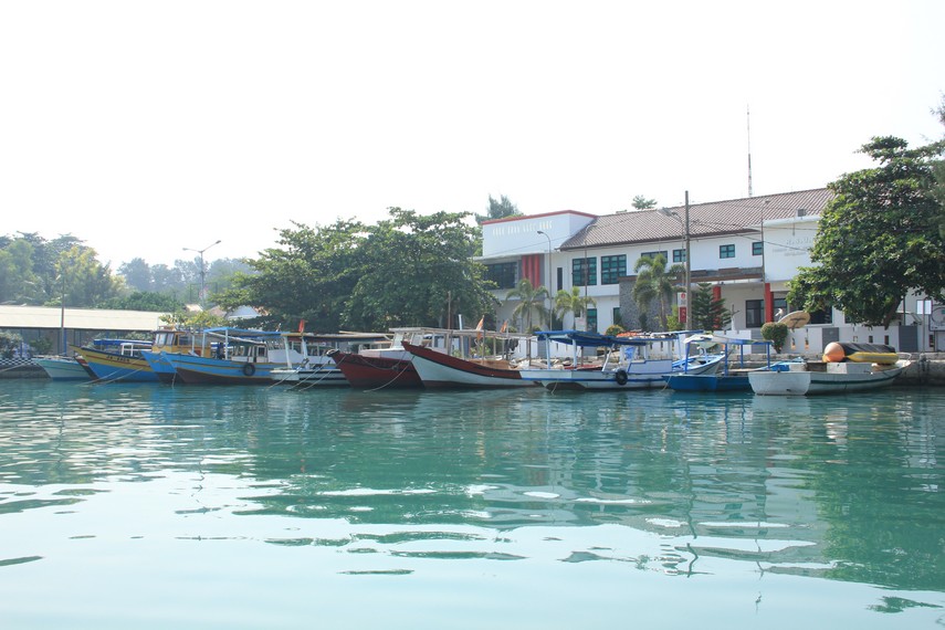 Deretan perahu yang digunakan pengunjung untuk sampai ke Pulau Pramuka