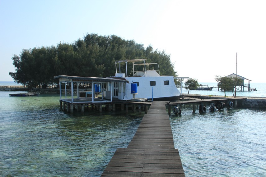 Dermaga yang akan menyambut kedatangan pengunjung di Pulau Gusung Pandan