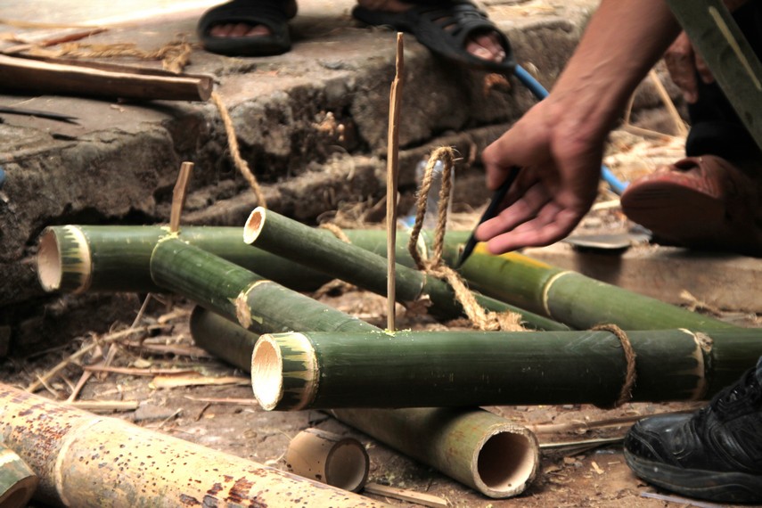 Kerajinan bambu merupakan potensi utama Desa Wisata Lakkang, desa yang terletak di pusat Kota Makassar