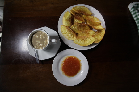 Kopi Rarobang nikmat untuk disajikan beserta makanan camilan seperti sukun goreng