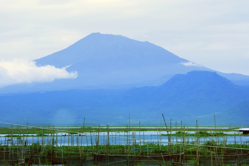 Panorama alam Banyubiru