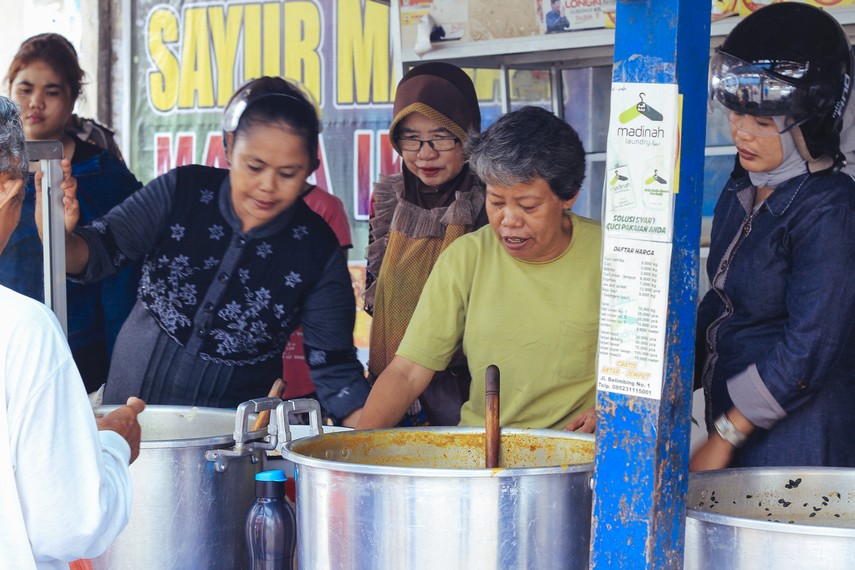 Makanan ini sangat mudah ditemui, karena banyak dijual di rumah makan yang ada di Kota Palu