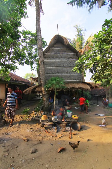 Masyarakat Dusun Ende masih memegang teguh tradisi kawin lari khas Suku Sasak