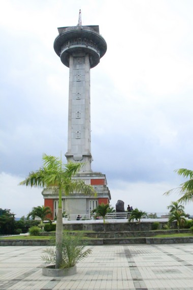Meneropong keindahah kota Semarang bisa dilakukan dari Menara Al-Husna