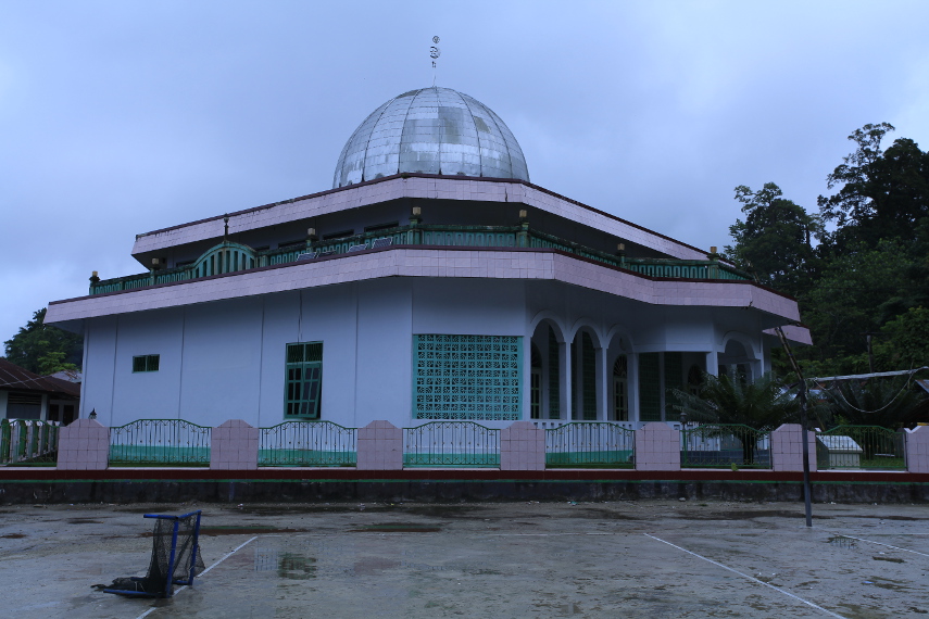 Mesjid besar tempat warga Sawai yang mayoritas beragama Muslim beribadah