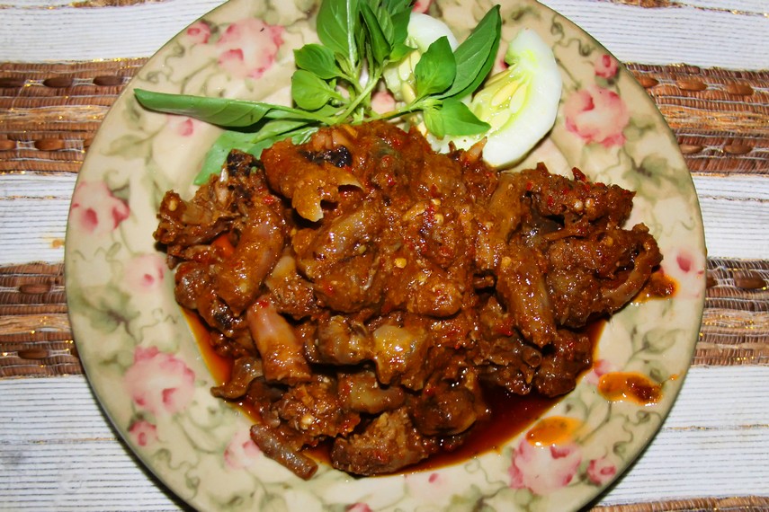 Nasu Palekko berisi cincangan daging bebek yang memiliki rasa dan aroma yang khas