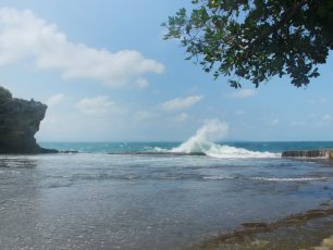 Sejenak Melepas Kepenatan di Pantai Madasari