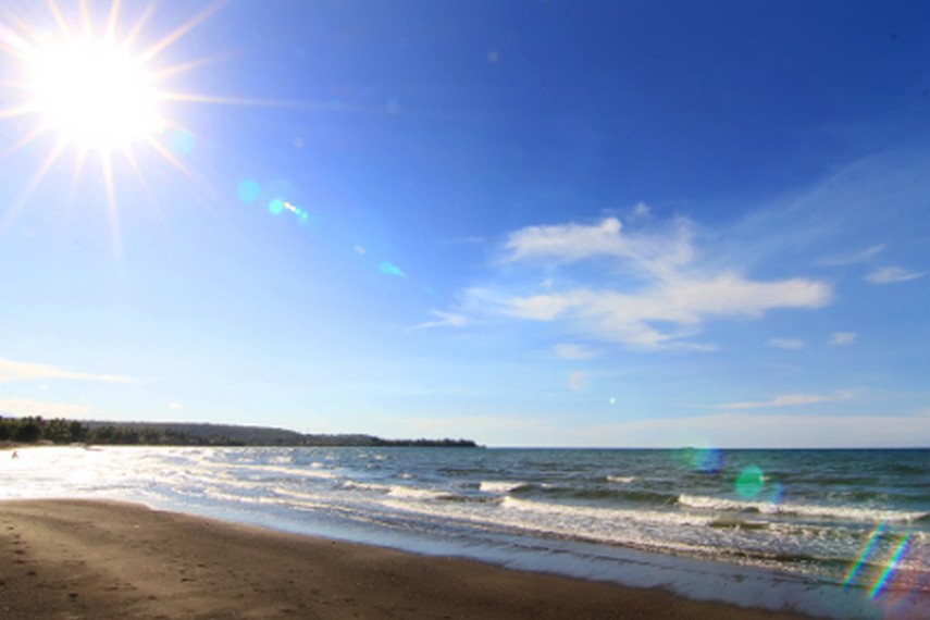 Pantai Saliper Ate dalam bahasa Samawa memiliki arti pantai pelipur hati
