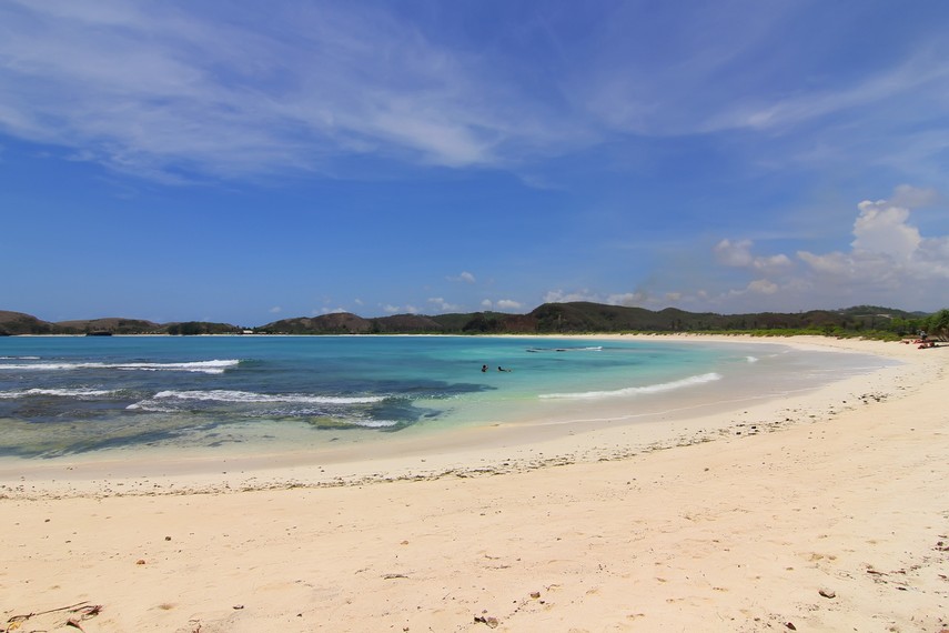 Pantai Tanjung Aan, Maha Karya Tuhan di Selatan Lombok - Indonesia Kaya