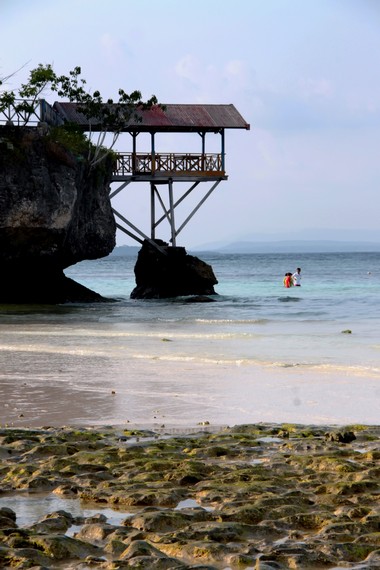 Pantai Tanjung Bira berada di kawasan Bulukumba yang merupakan wilayah pantai di Makassar
