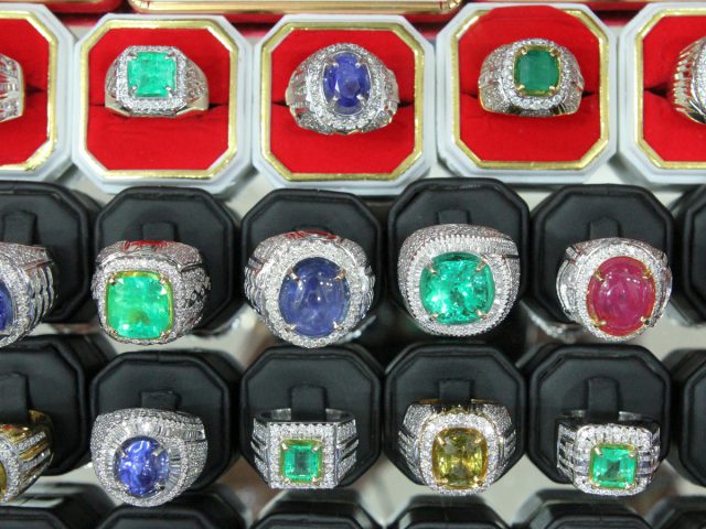 Pasar Intan Martapura, Kemilau yang Menggoda