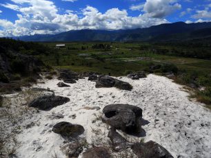 Pasir Putih Tanpa Lautan di Lembah Baliem