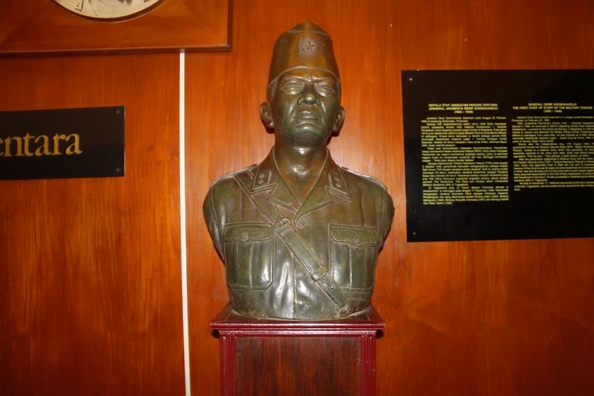 Patung Oerip Soemohardjo yang terpajang disalah satu sudut museum