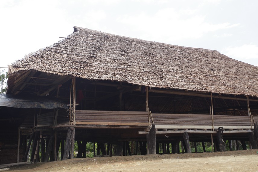 Rumah adat Huaulu yang disebut Baileo
