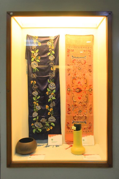 Salah satu kain hasil karya anak bangsa yang dipajang di Museum Istiqlal