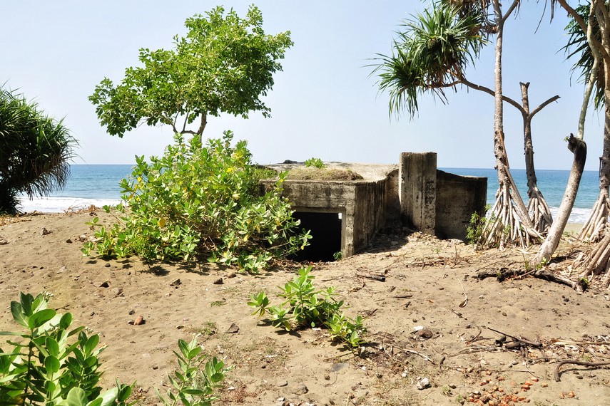 Salah satu sisa bunker Jepang di dekat kompleks Benteng Indra Patra