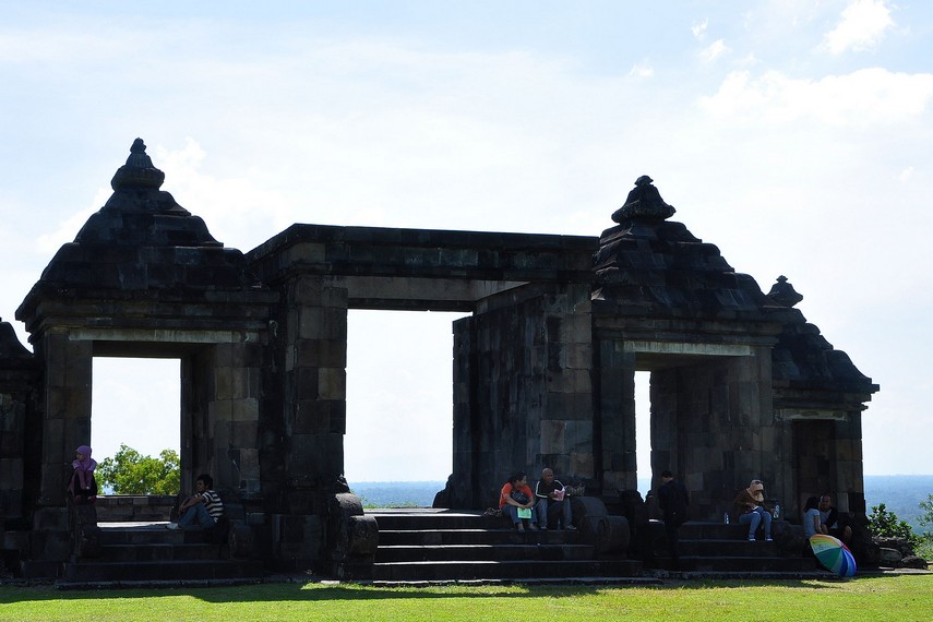 Situs Ratu Boko terletak di Dusun Dawung Desa Bokoharjo, Sleman, Yogyakarta