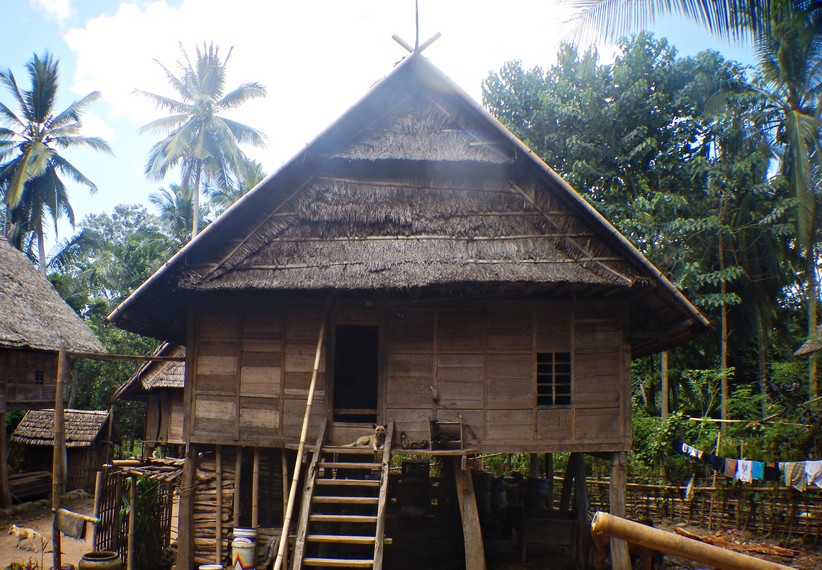 Suku Kajang Ammatoa terletak di kabupaten Bulukumba, Sulawesi Selatan