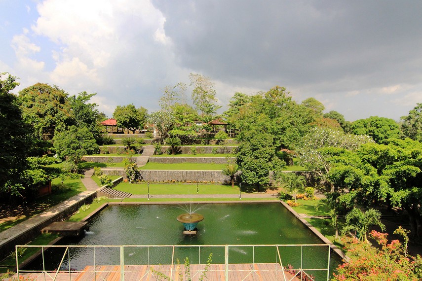 Taman Narmada dibangun oleh Anak Agung pada sekitar tahun 1727