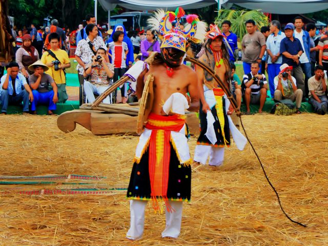 Tari Caci, Tradisi Duel Manggarai yang Sarat Nilai Keprajuritan