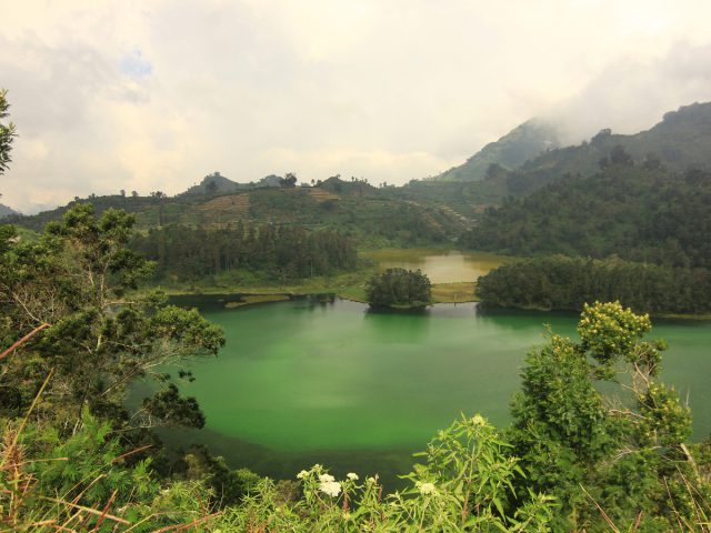 Berintrospeksi Diri di Telaga Pengilon