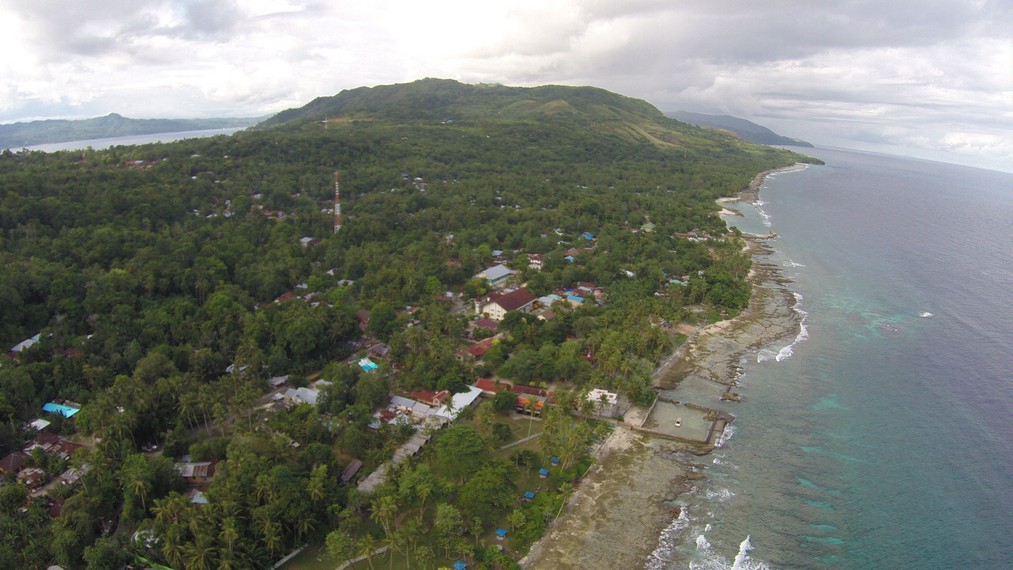 Wilayah Pantai Namalatu yang dipenuhi bebatuan karang