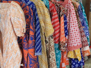 Batik Garut, Persembahan dari Swiss Van Java