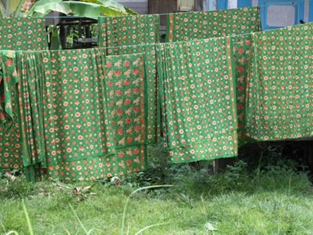 Menilik Keindahan Warna-Warni Batik Jambi
