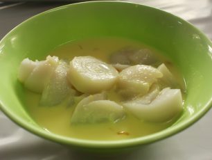 Kuliner Khas Belitung, Berego dengan Kuah Kari Ikan