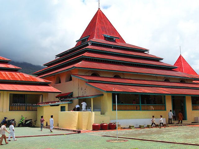 Menelusuri Jejak Peradaban Ternate di Masjid Kesultanan Ternate