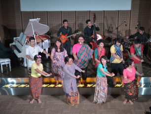 Drama Musikal Legenda Sungai Landak Oleh Institut Musik Daya Indonesia, Minggu 11 Mei 2014 Pukul : 15.00