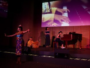 Konser Piano: Musikal Modern Etnik Nusantara oleh Tiara Luciana Siahaan Minggu 23 Desember 2018 Pukul 15.00 WIB