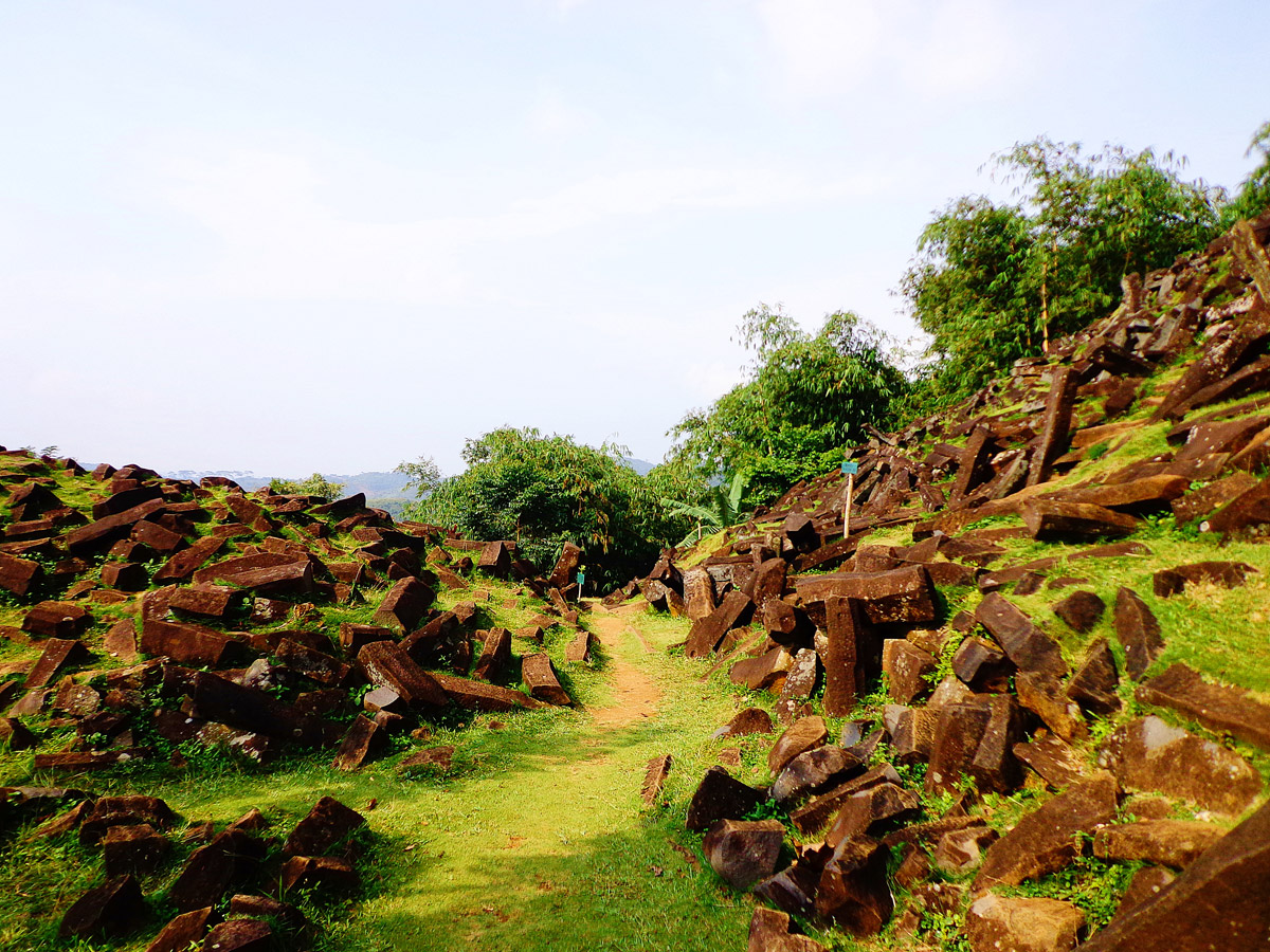 Situs Megalitikum Gunung Padang: Sebuah Peradaban Kuno yang Menakjubkan -  Indonesia Kaya