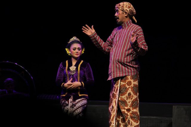 Coaching Clinic “Menari Itu Mudah” Oleh Hedi Yunus dan Eko Supriyanto, Sabtu 11 Januari 2014 pukul 15:00