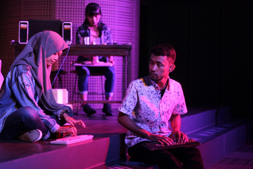 Musik Teatrikal 'Simpang Jalan Menuju Rumah' oleh Padepokan Seni Bagong Kussudiardja (PSBK)