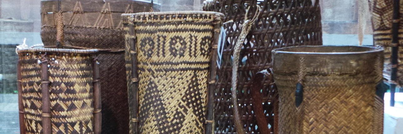 Sebutkan warisan budaya non benda berbentuk kerajinan yang berasal dari daerah sulawesi selatan