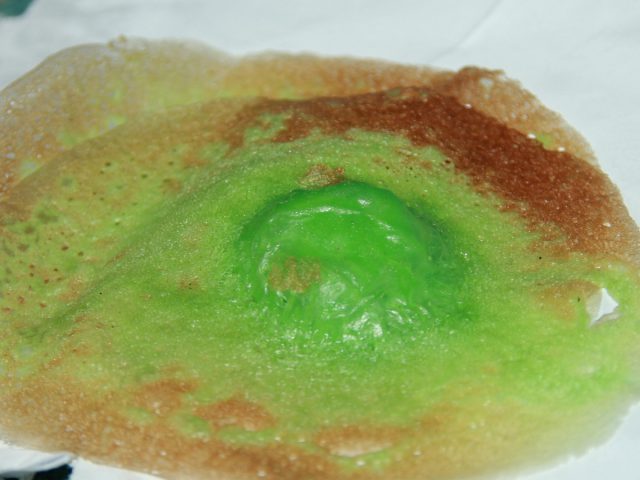 Renyah dan Manisnya Kue Ape