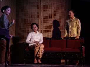 Teater Tari “Kartini” oleh Ayu Dyah Pasha, Sabtu 15 November 2014 Pukul : 15.00