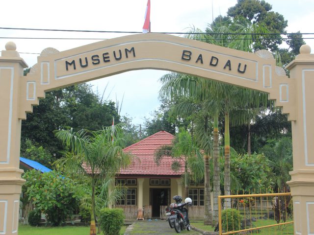 Jejak Peninggalan Kerajaan Badau di Museum Badau