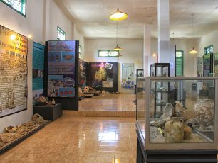 Melihat Napak Tilas Pulau Belitung di Museum Tanjung Pandan