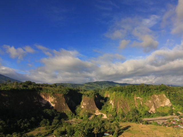 Pesona Ngarai Sianok, Keajaiban Alam Bukittinggi