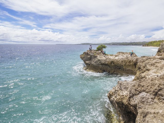Bersantai Sejenak di Pantai Dato, Majene