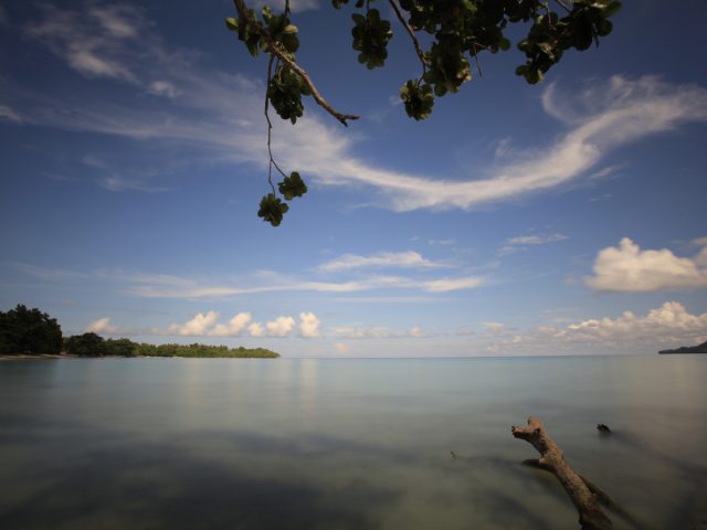 Pantai Sopapei: Liburan Penuh Kedamaian di Ambon