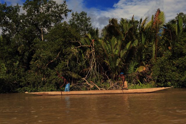 Mengenal Kejayaan Perahu Lesung Suku Asmat