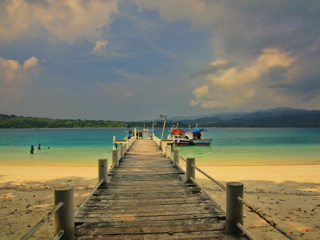 Pesona Pulau Peucang di Timur Taman Nasional Ujung Kulon