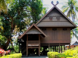 Membedah Rumah Tradisional Suku Bugis Makassar