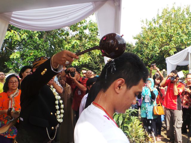 Tradisi Pembebasan Dosa Bernama Ruwatan Massal