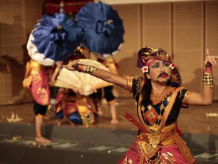 Pertunjukan Tari PradNYA PRETEKA oleh LKB Saraswati, Sabtu 8 Juli 2017 Pukul : 15.00