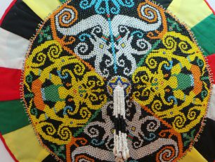 Seraung, Topi Tradisional Sekaligus Penghias Kepala dari Suku Dayak